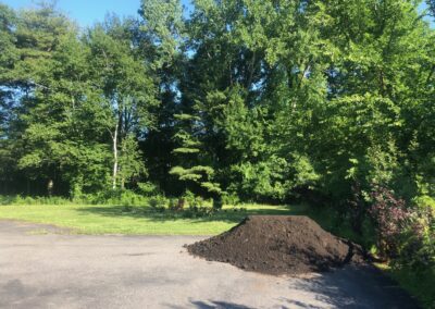 VIBRANT GARDEN IN TOPSFIELD, MA