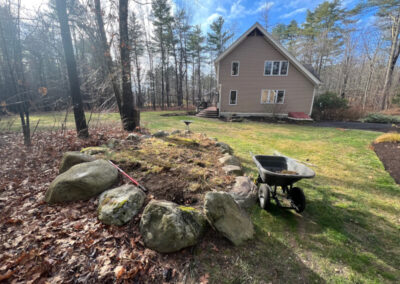 Here is Day 1, before the mulching and weeding in Townsend, MA. For this job in Townsend, MA, Greenleaf’s Garden Design weeded and spread 8 yards of composted leaf mulch. Greenleaf’s Garden Design specializes in Garden Design, Maintenance, and Installation within 30 miles of Tyngsboro MA.